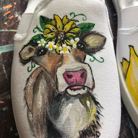 Hand painted shoes - Picture 2 of 16